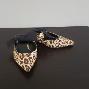 Leopard mules with bow